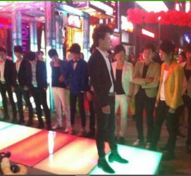 乌鲁木齐深圳夜总会伴游模特雇用(深圳KTV模特雇用)