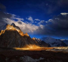 乌鲁木齐伴游中国最好的风景已经在路上(旅游一路上的风景)