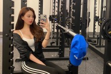 乌鲁木齐我是一名瑜伽锻练外加兼职模特(我是一名瑜伽锻练外加兼职模特小说)