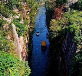 乌鲁木齐附近旅游(附近旅游年票办理点)