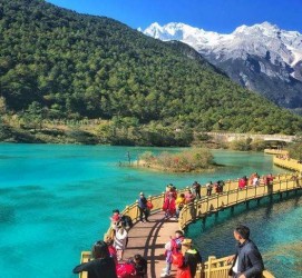 乌鲁木齐云南旅游攻略(云南旅游攻略必去景点顺序)