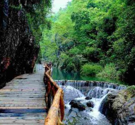 乌鲁木齐周边旅游(周边旅游景区哪里好玩)