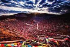 乌鲁木齐色达旅游攻略(四川色达旅游攻略)
