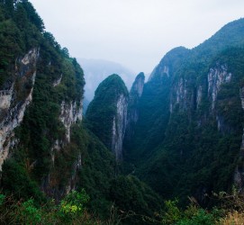 乌鲁木齐伴游中国带你去湘西(湘西跟团旅游)