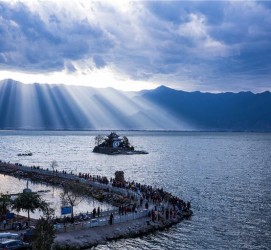 乌鲁木齐洱海旅游攻略(成都到洱海旅游攻略)