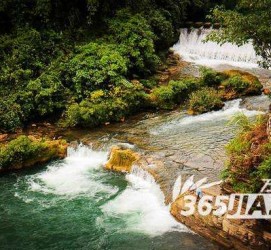 乌鲁木齐去哪里旅游好(七月八月去哪里旅游好)
