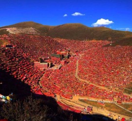 乌鲁木齐色达旅游攻略(成都到色达旅游攻略)