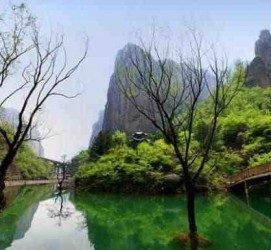 乌鲁木齐周边旅游攻略(三星堆周边旅游攻略)