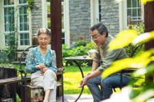 乌鲁木齐坦言带老伴游遍中国(我和老伴去旅游)