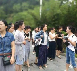 乌鲁木齐中国的曲男伴游的简单介绍