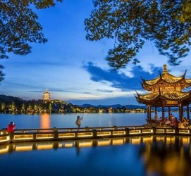 乌鲁木齐游遍中国伴游网(旅游伴游中国)