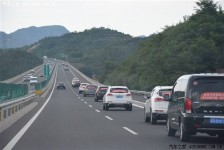 乌鲁木齐自驾游(北京自驾游到西藏需要多少钱)