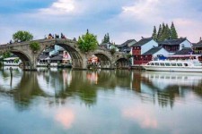 乌鲁木齐上海旅游攻略(上海旅游攻略手抄报)