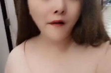 乌鲁木齐美院系花兼职死商务模特(美院系花兼职商务模特第2部一边看球一边玩)