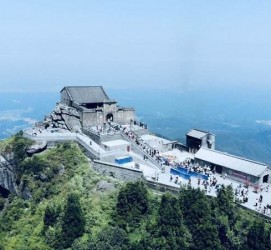 乌鲁木齐湖南旅游攻略(武汉到湖南旅游攻略)
