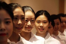 乌鲁木齐私人伴游招聘 度假区万元月薪招“泳装伴游”