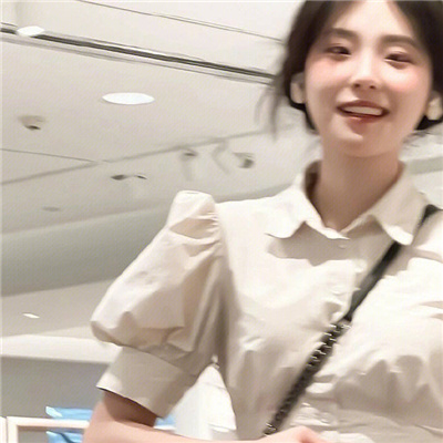 乌鲁木齐高端纯出女孩雇用(高端名媛定造)奢华游艇豪侈生活月入50W