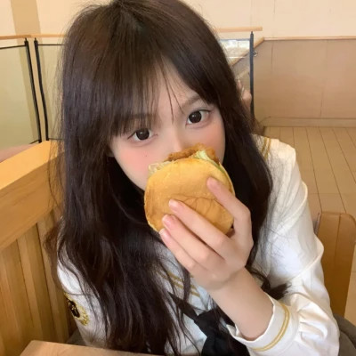 乌鲁木齐伴游女生李心怡的资料