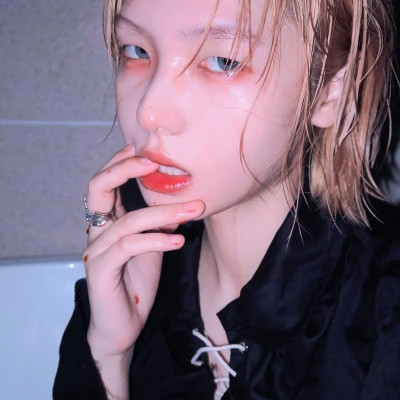 乌鲁木齐伴游女生樱花漫舞的资料