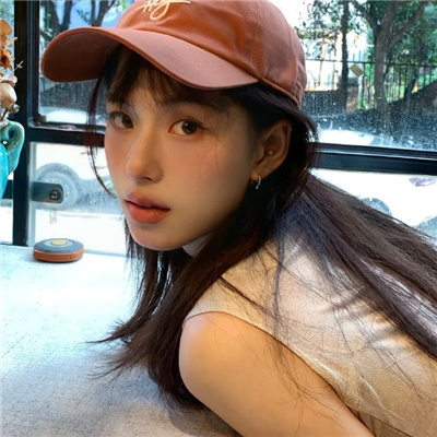 乌鲁木齐伴游女生杨梦研的资料