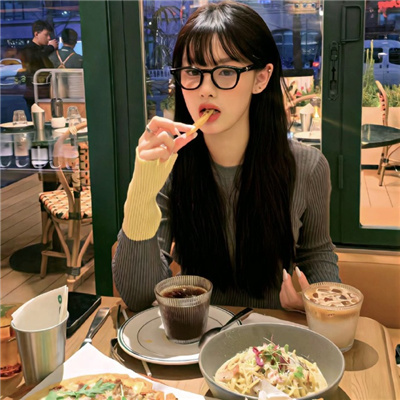 乌鲁木齐伴游女生娄婷的资料