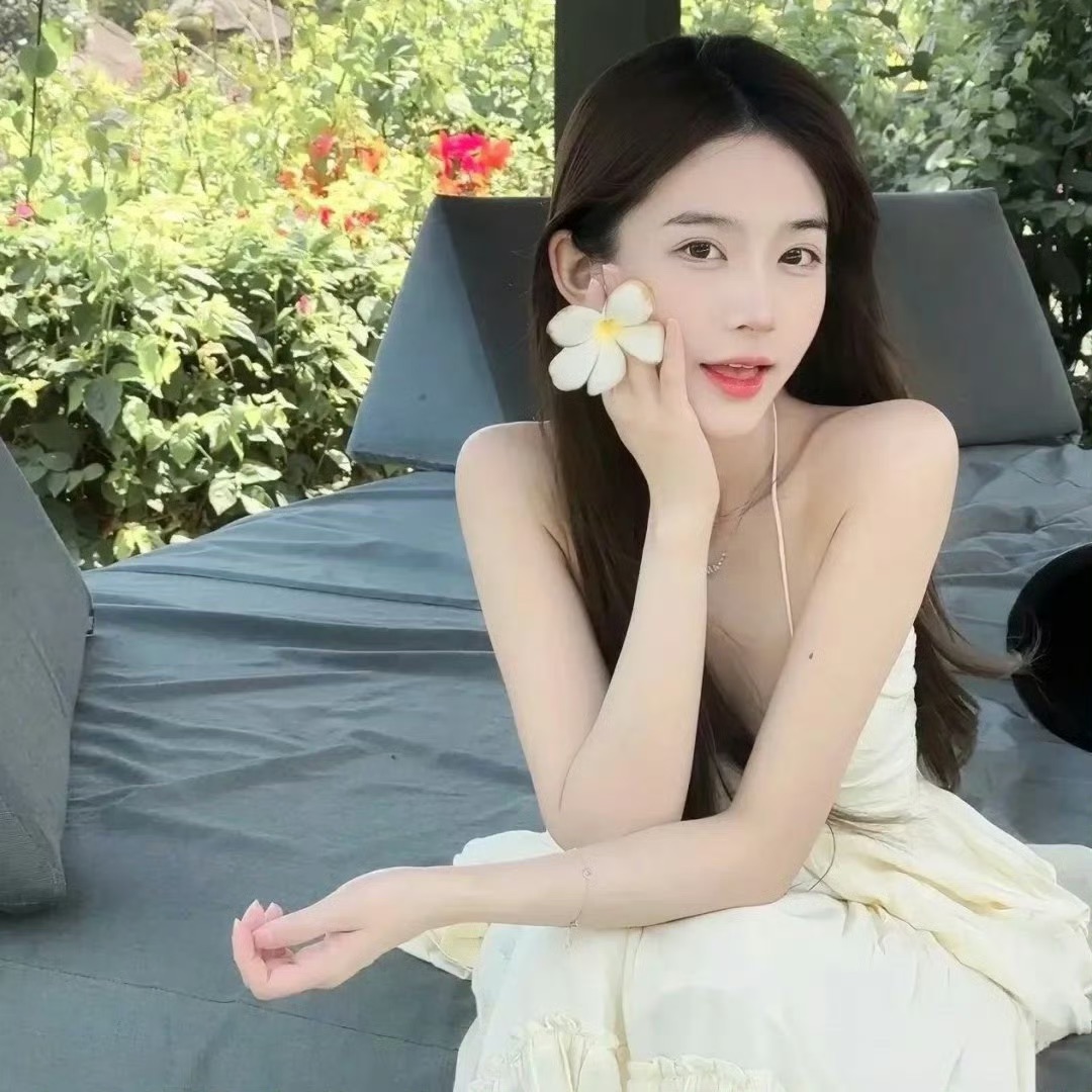 乌鲁木齐伴游女生Claire的资料