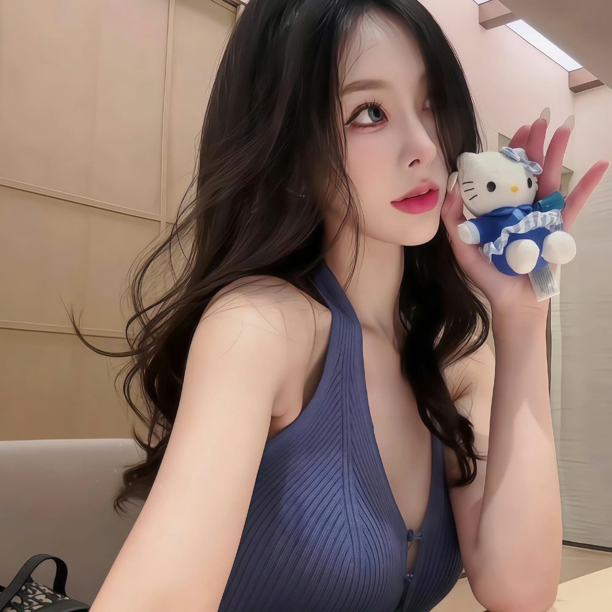 乌鲁木齐伴游女生鹿小婷的资料