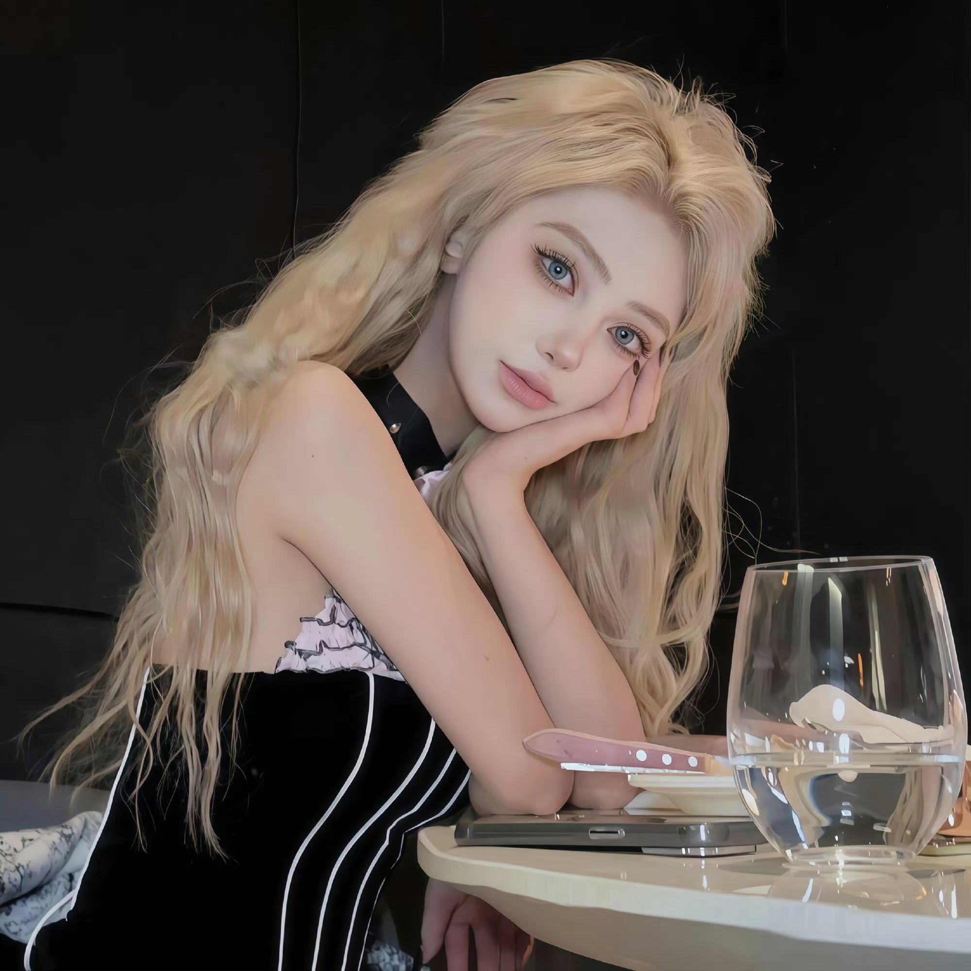 乌鲁木齐伴游女生晨露的资料