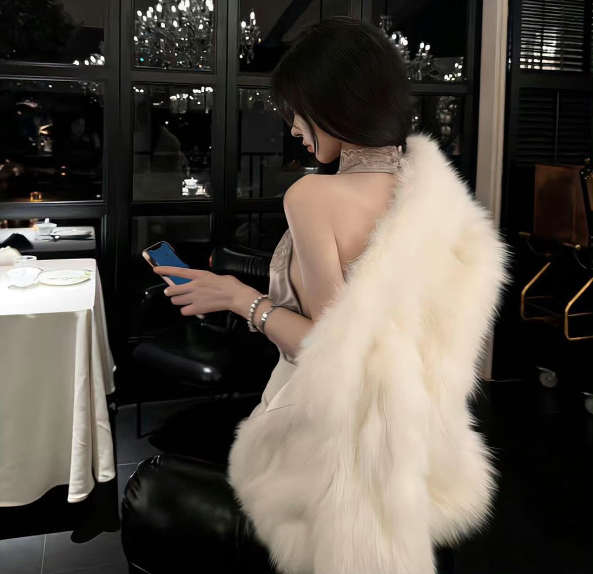 乌鲁木齐伴游女生月见的资料