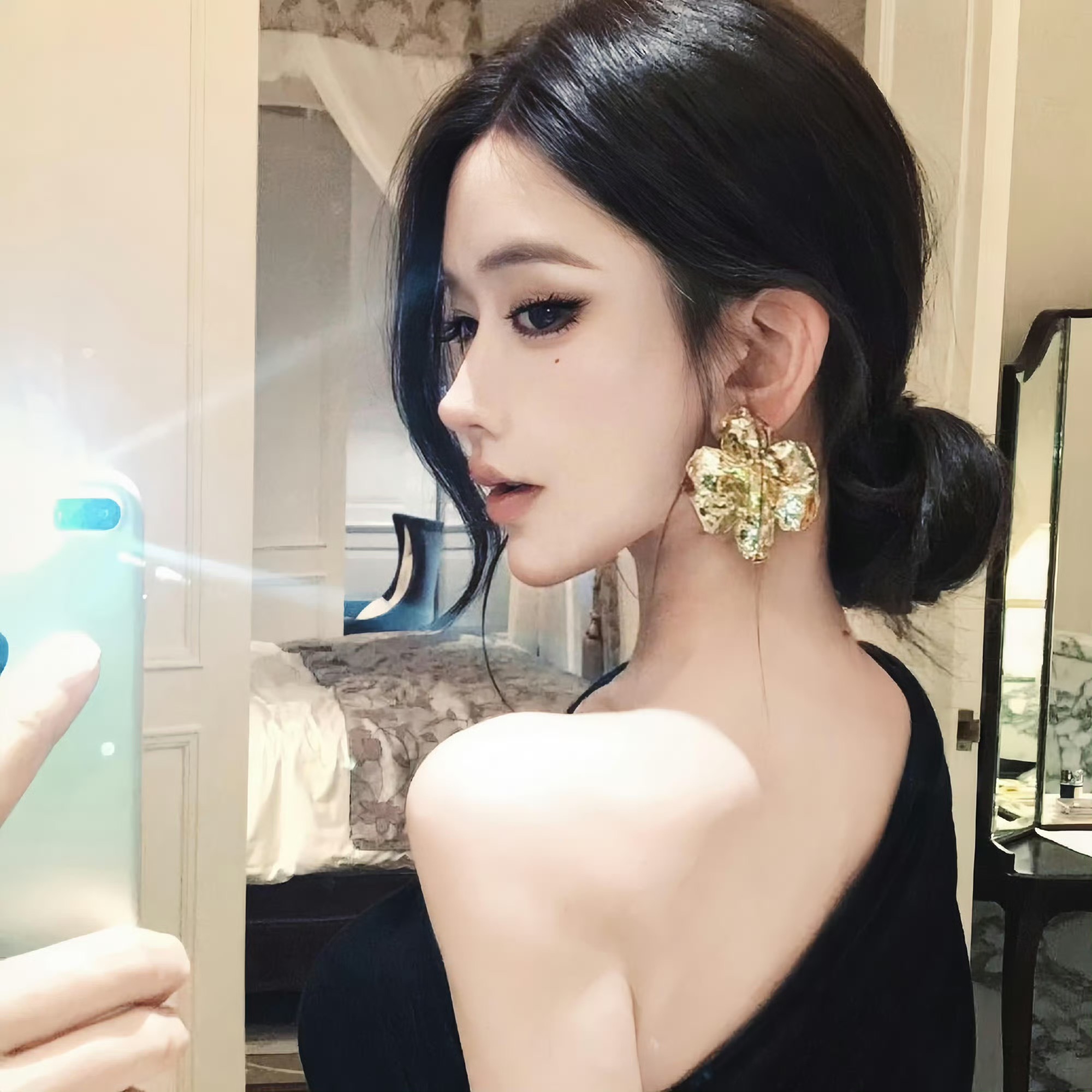 乌鲁木齐伴游女生靖骊萍的资料