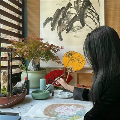 乌鲁木齐伴游女生源又菡的资料