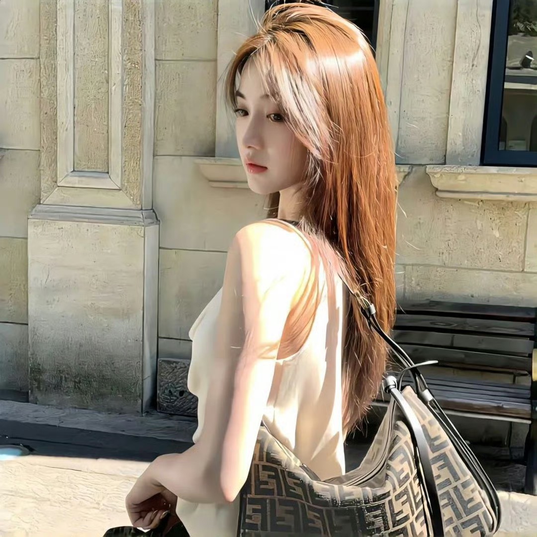 乌鲁木齐伴游女生夏夏的资料