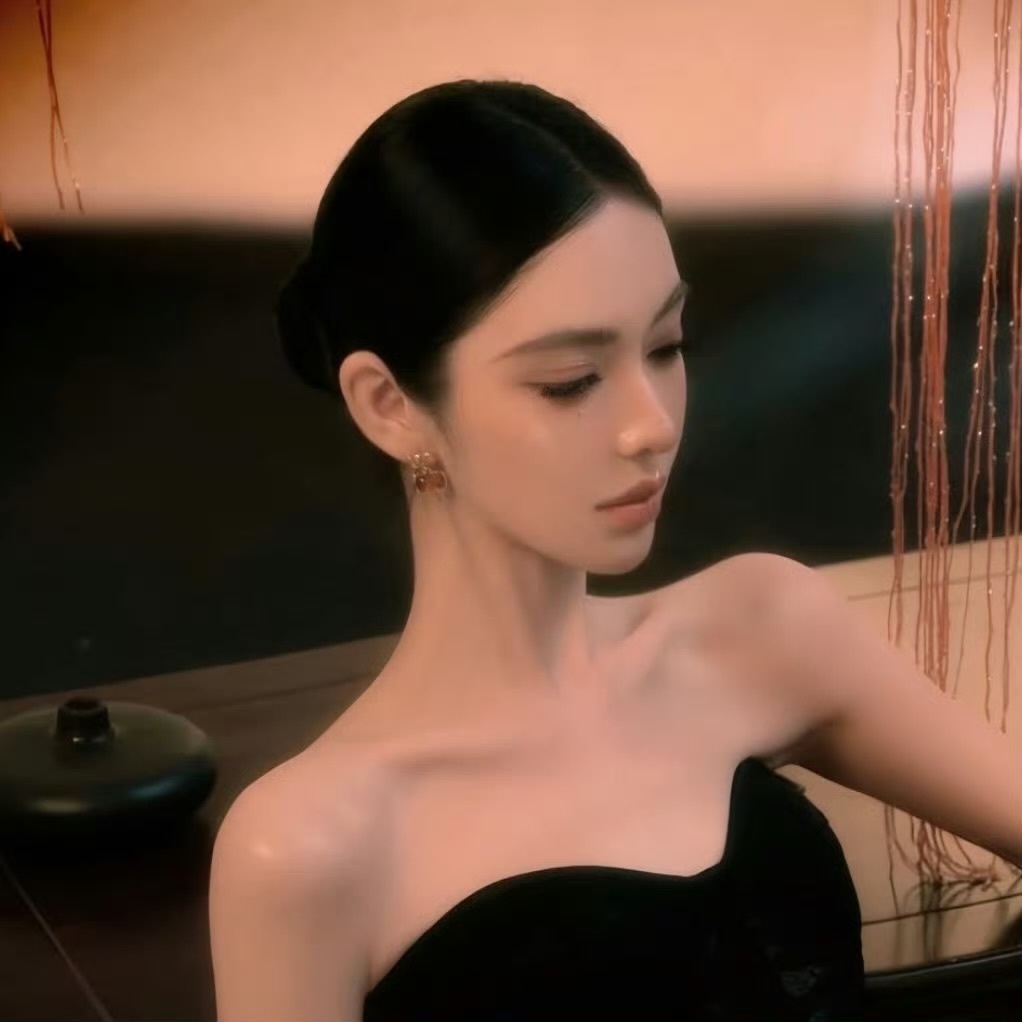 乌鲁木齐伴游女生 | Emily的资料